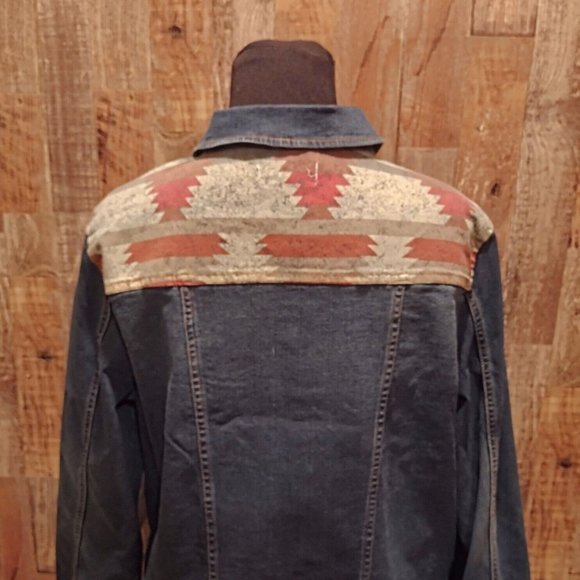 COPY - NWT $95 FRYE AND CO SOUTHWEST AZTEC WOMENS BLUE JEAN TRUCKER JACKET SZ 3X - Picture 3 of 9